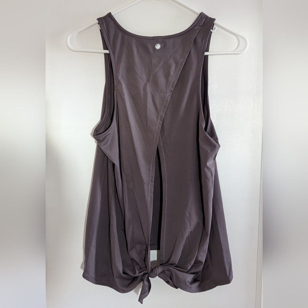 Split tie-back workout tank top